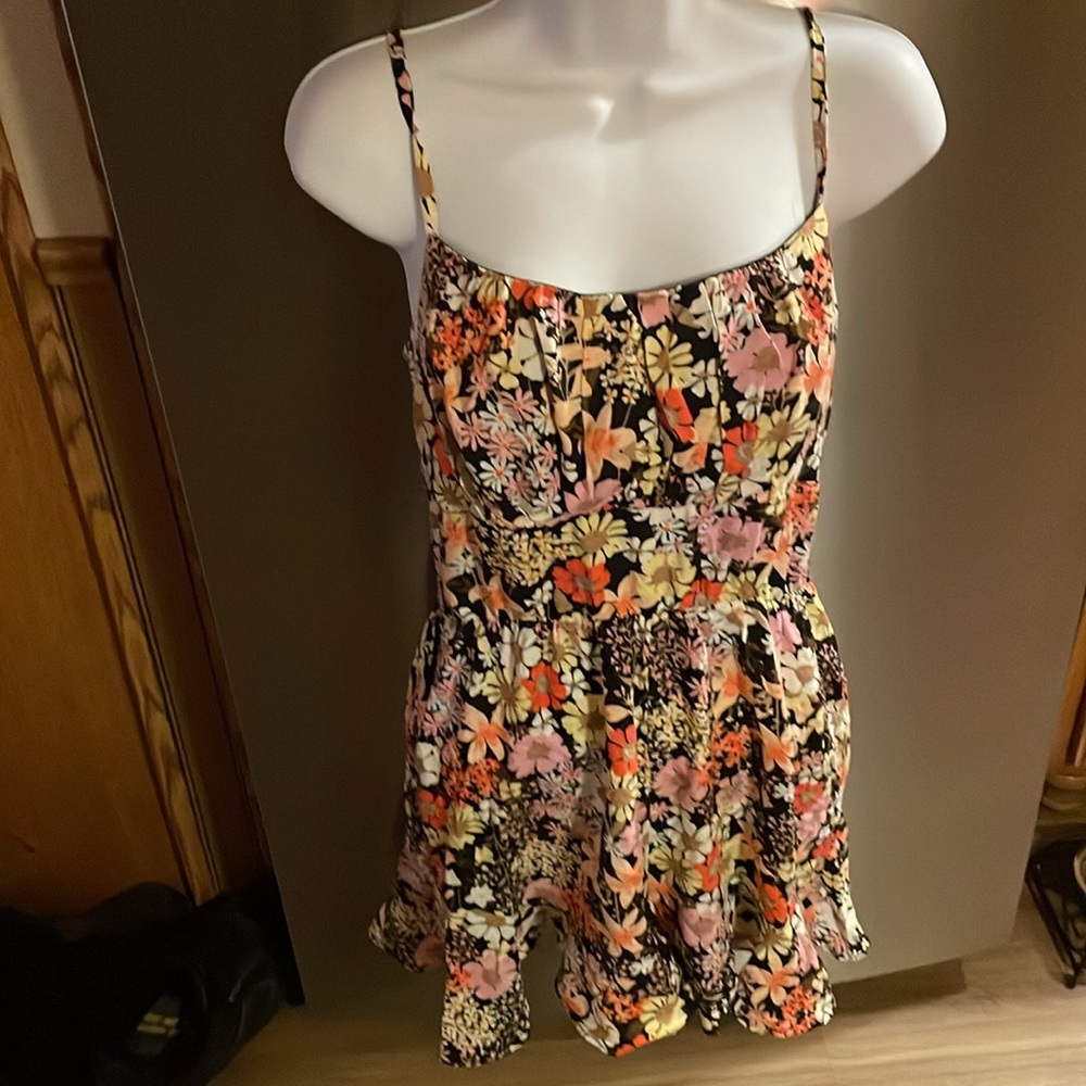 🚫SOLD🚫 2 Multi-Color Floral Rompers 🌸💙🧡🌻🌼 - Picture 3 of 17